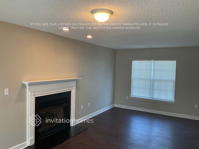 Building Photo - 3407 E Fairmeadow Dr