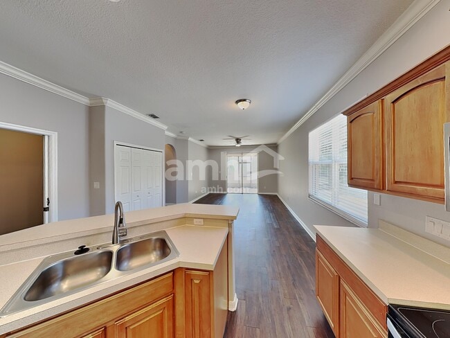 Foto del edificio - 1560 Mountclair Ct