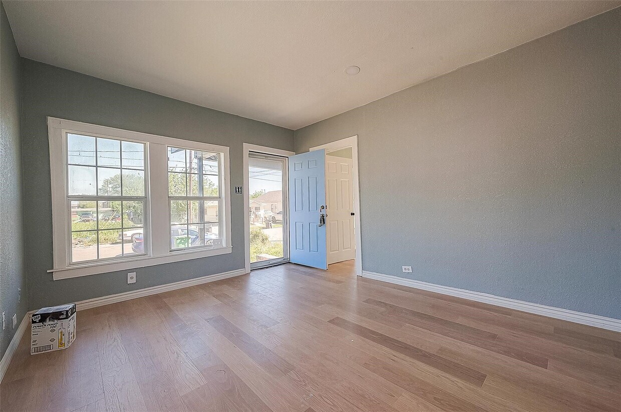 Foto principal - 4704 Farmer St
