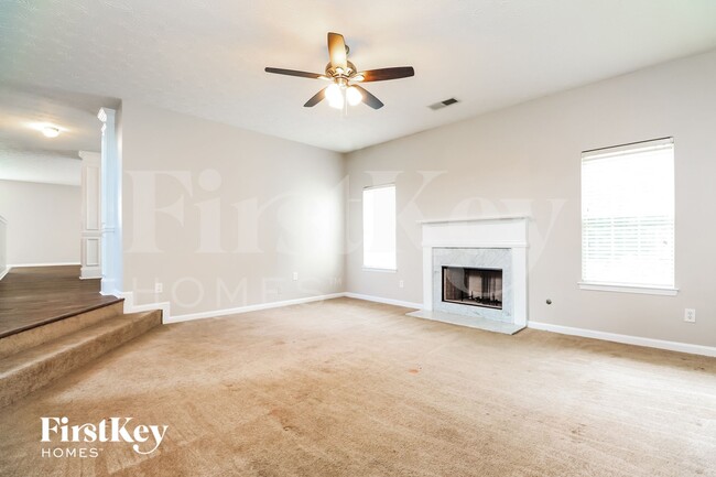 Building Photo - 592 Howell Dr