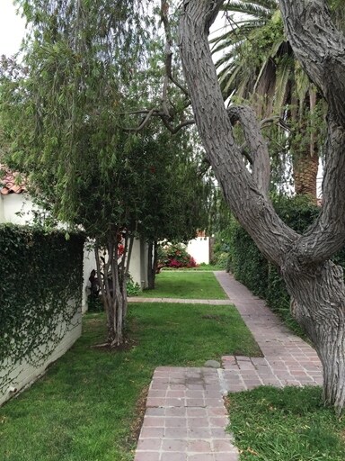 Foto del edificio - 926 N Serrano Ave