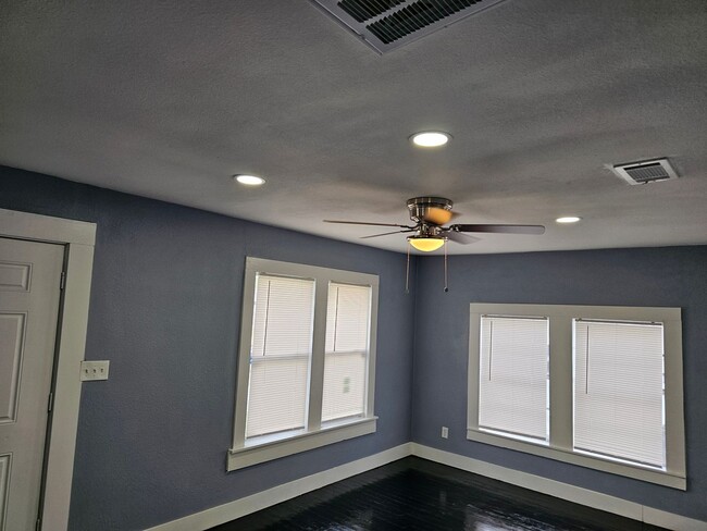 Foto del edificio - 2 bedroom house for rent in Downtown Killeen