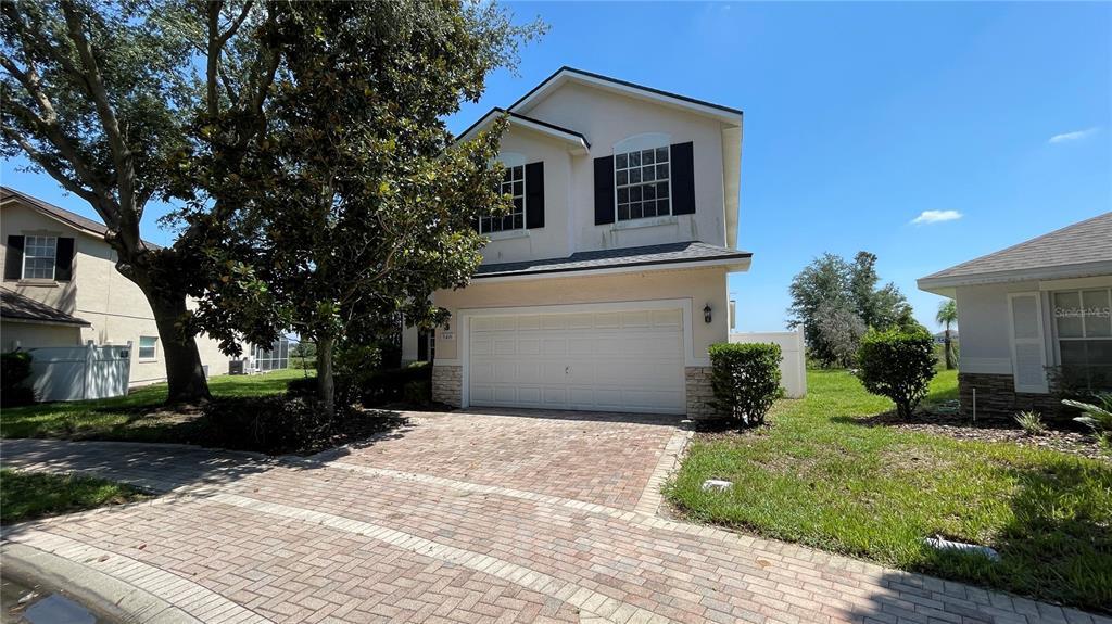 Foto principal - 546 Windsor Pl