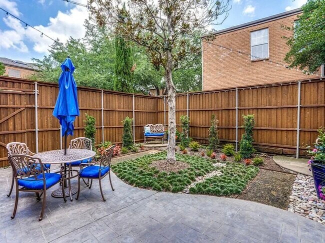 Patio with Party lights - 5734 Remington Park Sq