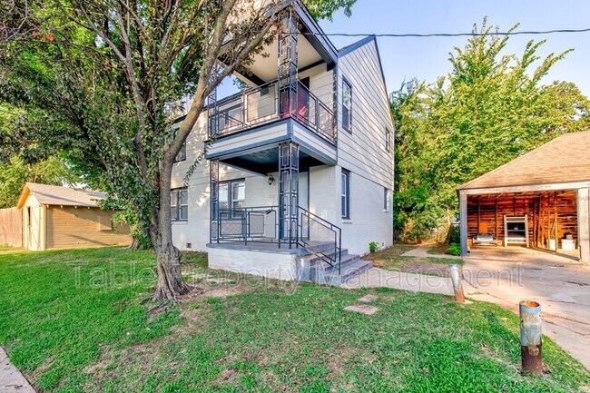 Building Photo - 1615 N Land Ave