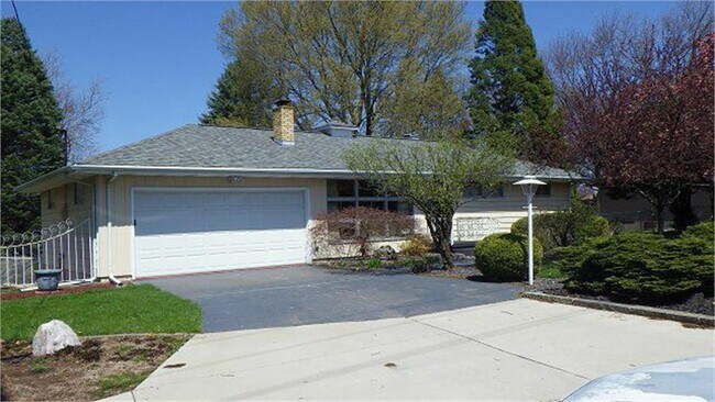 Foto del edificio - 1728 Middle Rd