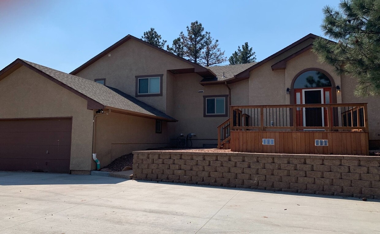 Beautifully updated home on 5 acres - Beautifully updated home on 5 acres