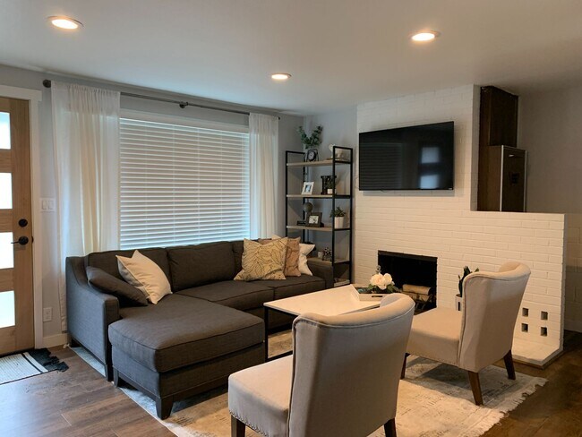 Foto del edificio - Beautifully Updated  Pinehurst Home