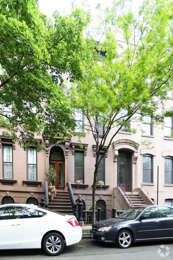 Foto principal - 405 Clinton St