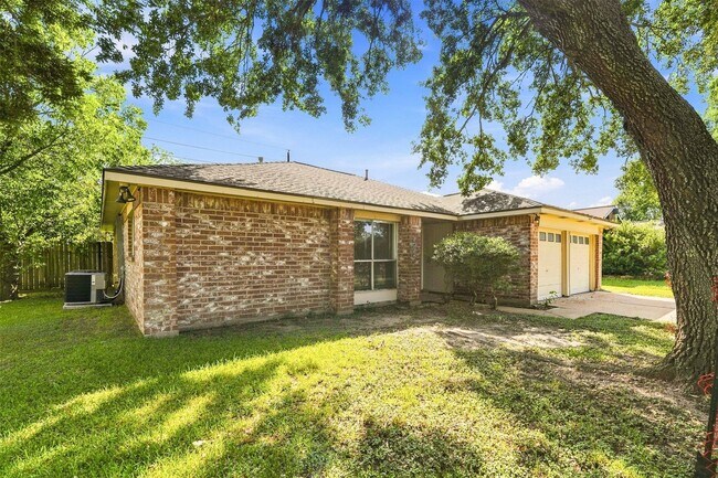 Building Photo - 19315 Spanish Needle Dr