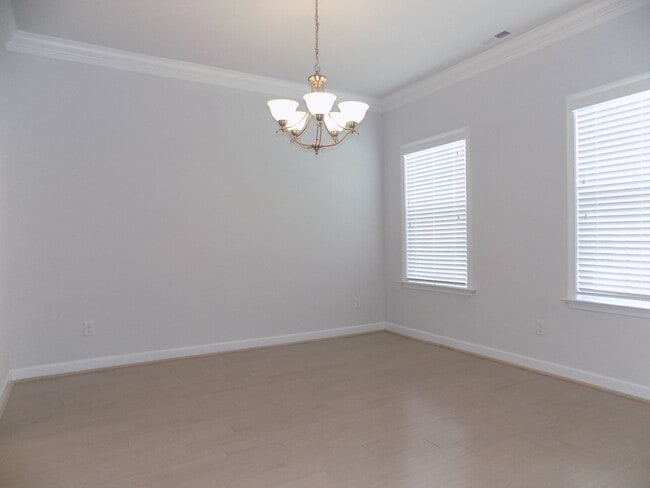 Building Photo - 121 Wineberry Wy