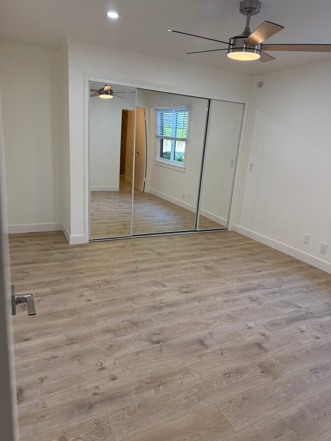 private room with closet - 521 W Montecito St
