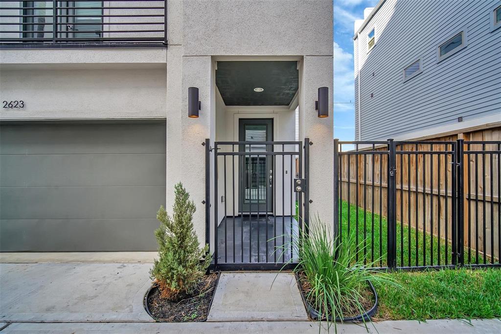 Foto principal - 2623 Hutchins St
