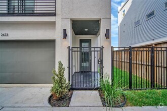 Building Photo - 2623 Hutchins St