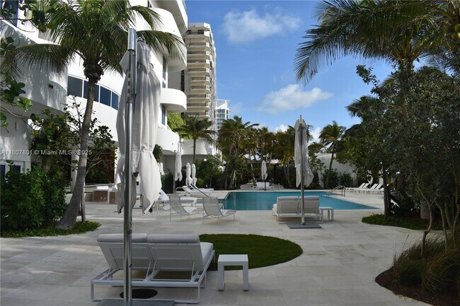 Building Photo - 6365 Collins Ave