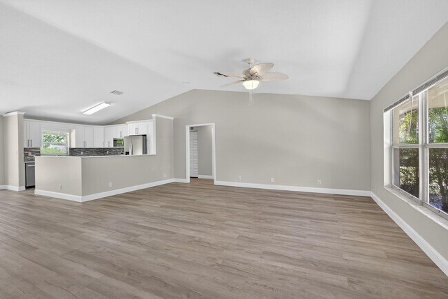 Building Photo - 16971 Mayfair Dr E