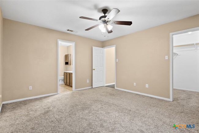 Building Photo - 5503 Schorn Dr