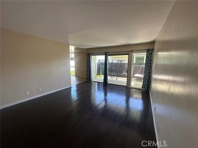 Foto del edificio - 9070 Huntington Dr