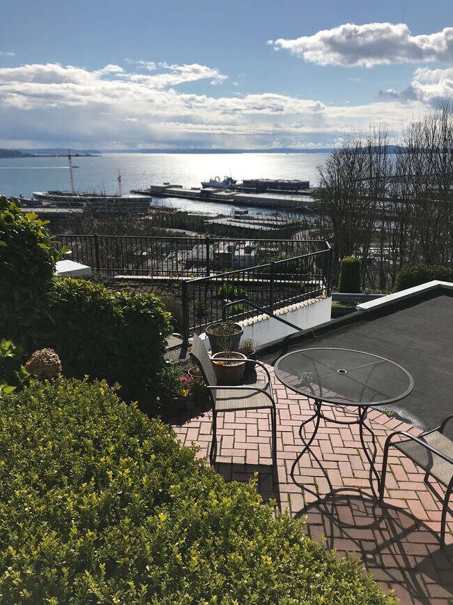 Foto del edificio - 1610 12th Ave W