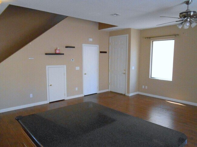 Foto del edificio - Beautiful Spacious 2 Story Home in Northwest