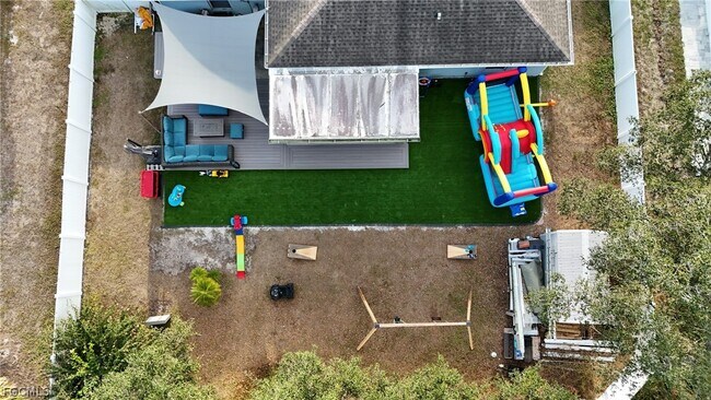 Foto del edificio - 3195 Mayflower Terrace