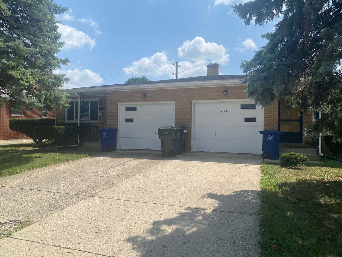 Primary Photo - 1125 Sagecrest Dr