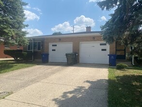 Building Photo - 1125 Sagecrest Dr