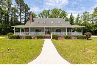 Building Photo - 2104 Las Flores Ln