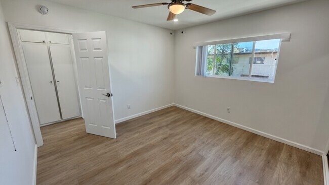 Foto del edificio - 323 E Chestnut St