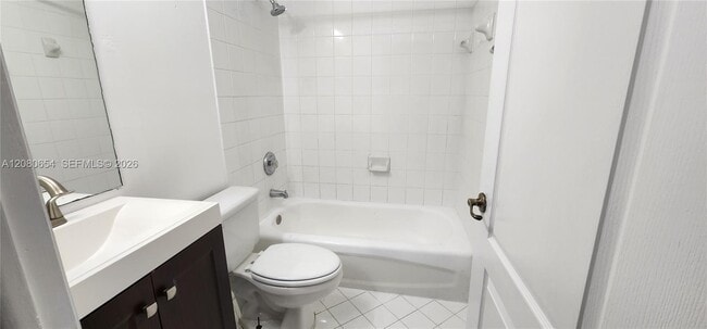 Foto del edificio - 7195 NW 179th St