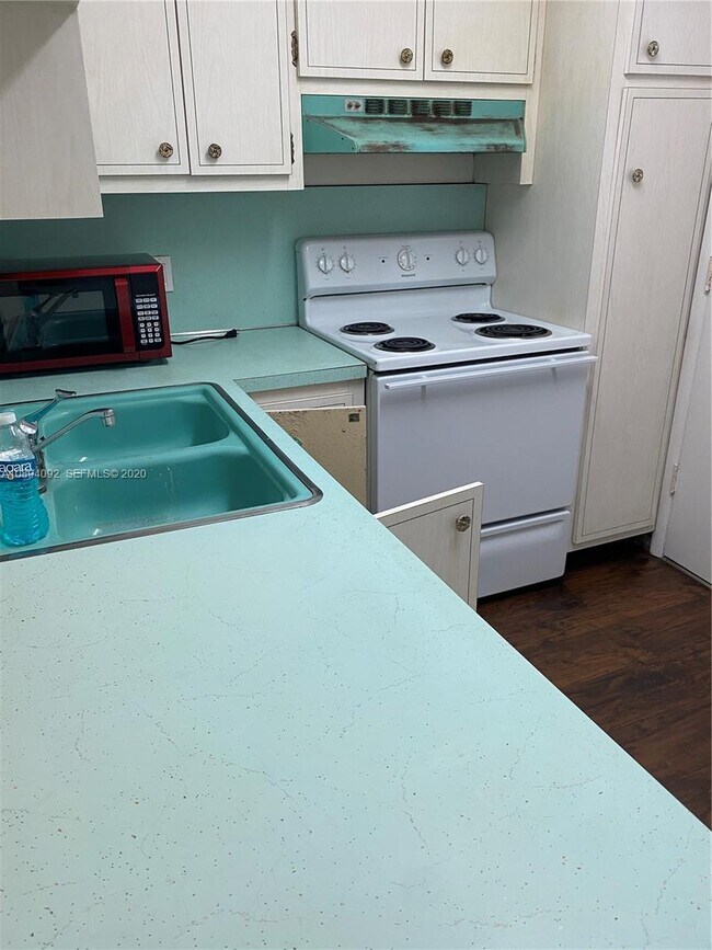 Foto del edificio - 16701 NE 14th Ave