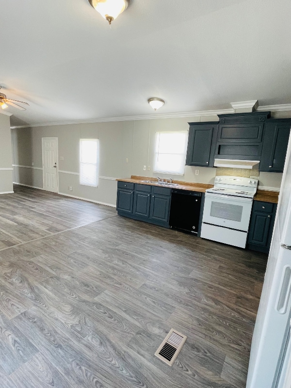 Building Photo - 9477 Lansdowne Rd