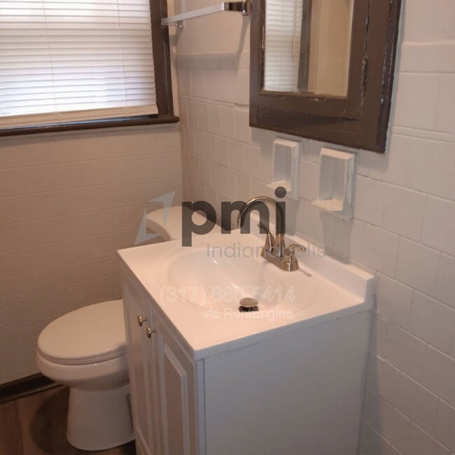 Building Photo - 1619 S Randolph St