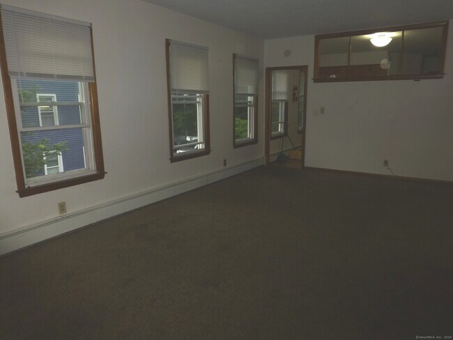 Foto del edificio - 171 Bunker Ave