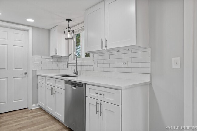 Building Photo - 789 Clearwood Ct