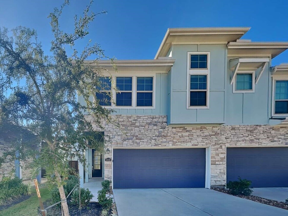 Foto principal - 4026 Champlain Wy