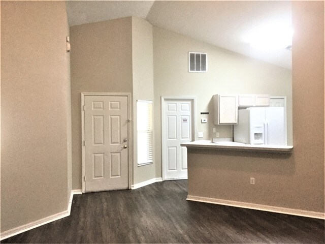 Foto del edificio - 2042 Black Hawk St