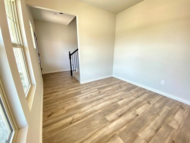 Foto del edificio - 1800 Canyon Ln