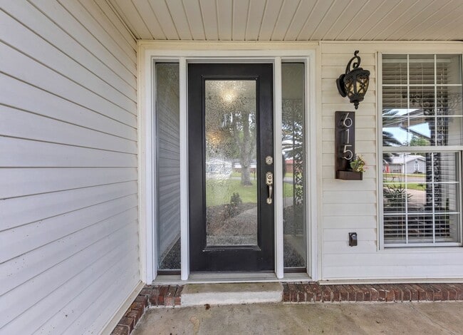 Building Photo - Beautiful 3 Bedroom in Fort Walton Beach