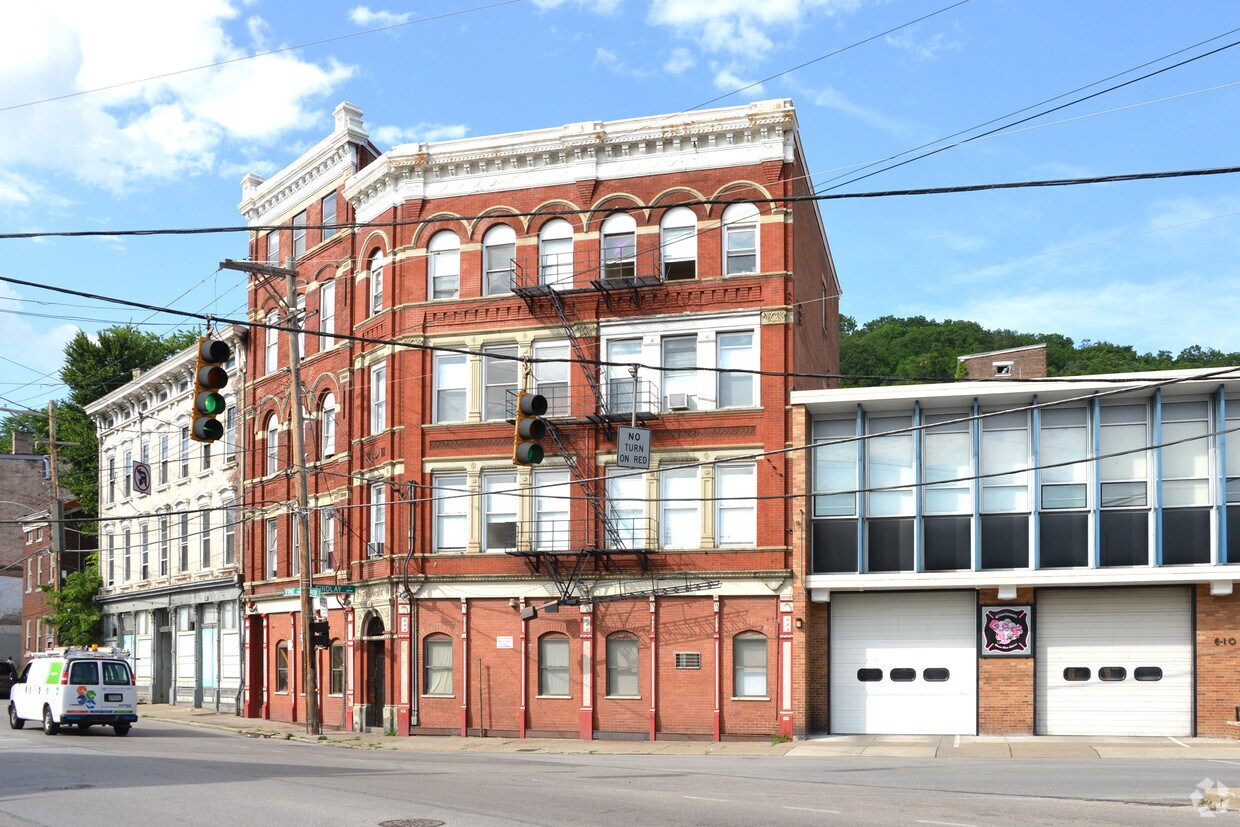 Primary Photo - 2 E Mcmicken Ave