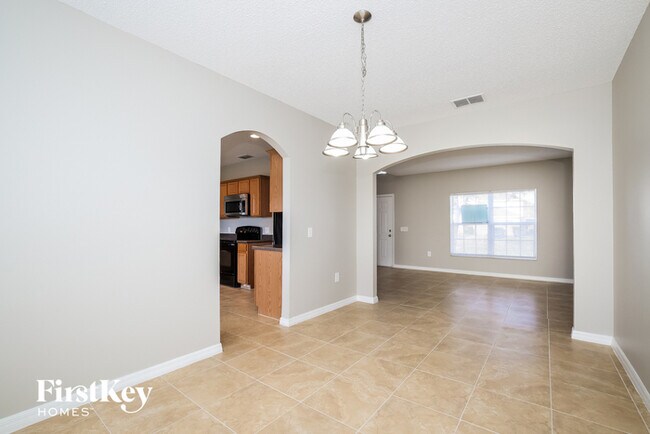 Building Photo - 639 Linnet Ct