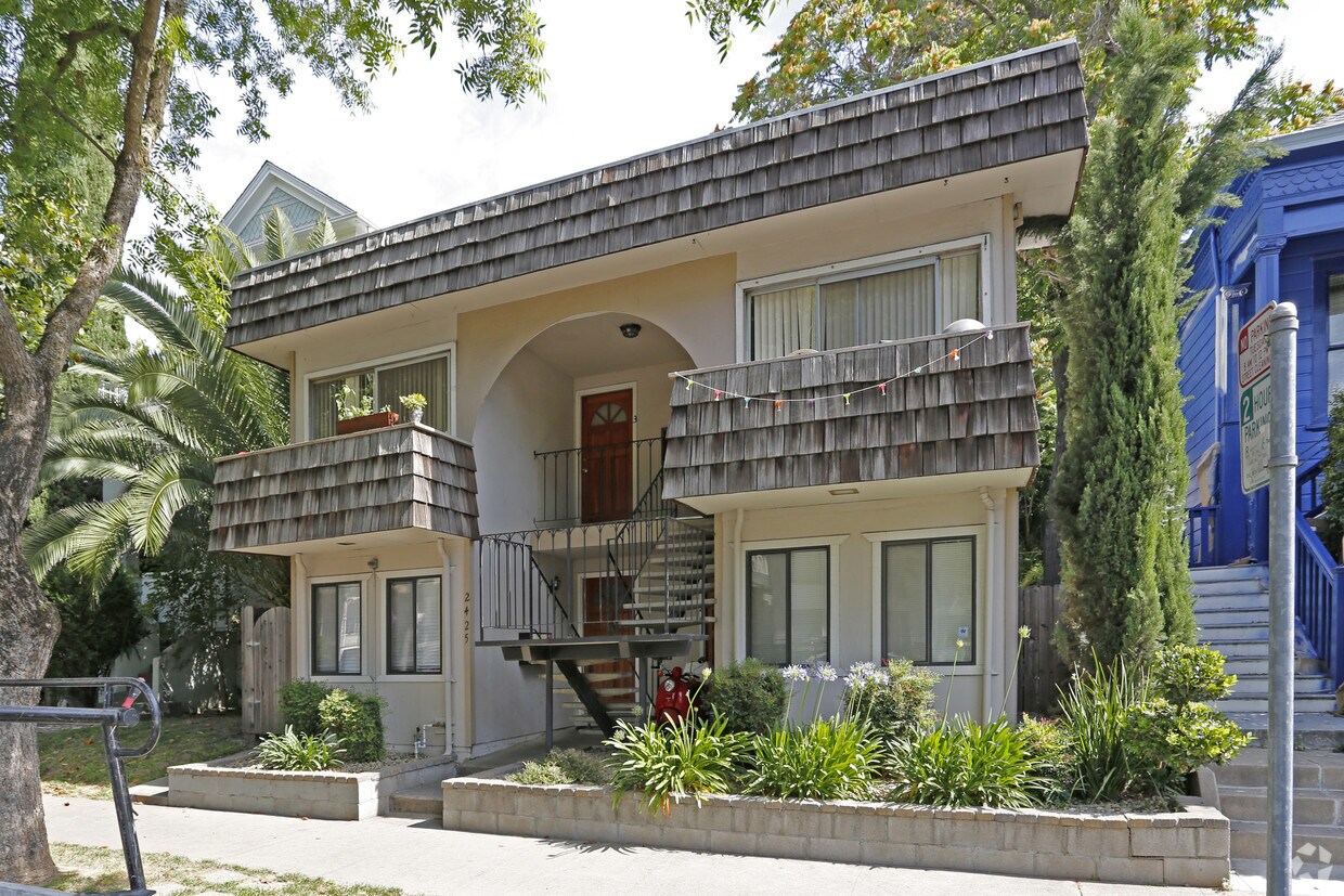 Primary Photo - 2425 L St