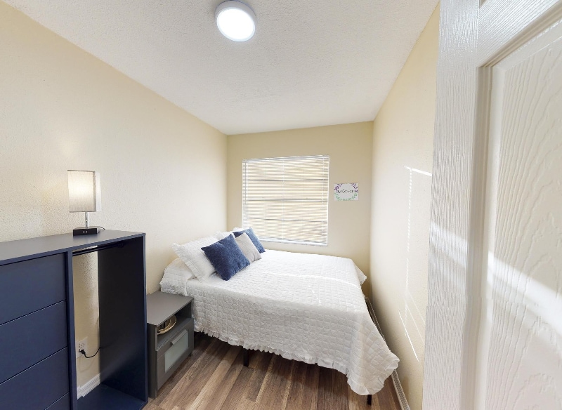 Foto principal - 3001 E 27th Ave