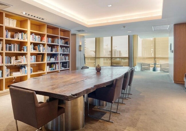 Foto del edificio - 900 Biscayne Blvd