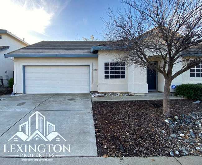 Building Photo - Beautiful, Spacious, 3-Bed 2-Bath Home available in Roseville!