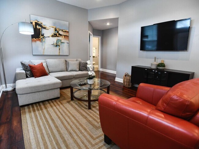 Foto del edificio - 337-339 South Murat/4501-4503 Banks St
