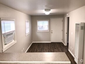 Building Photo - 4520 1/2-4723 Kansas St