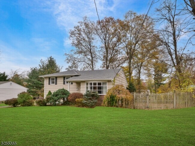 Building Photo - 69 Intervale Rd