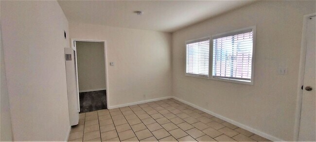 Foto del edificio - 11847-11849