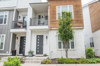 Building Photo - 510 Vernon Cir